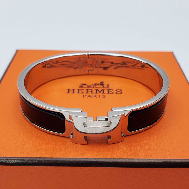 Enamel bracelet
