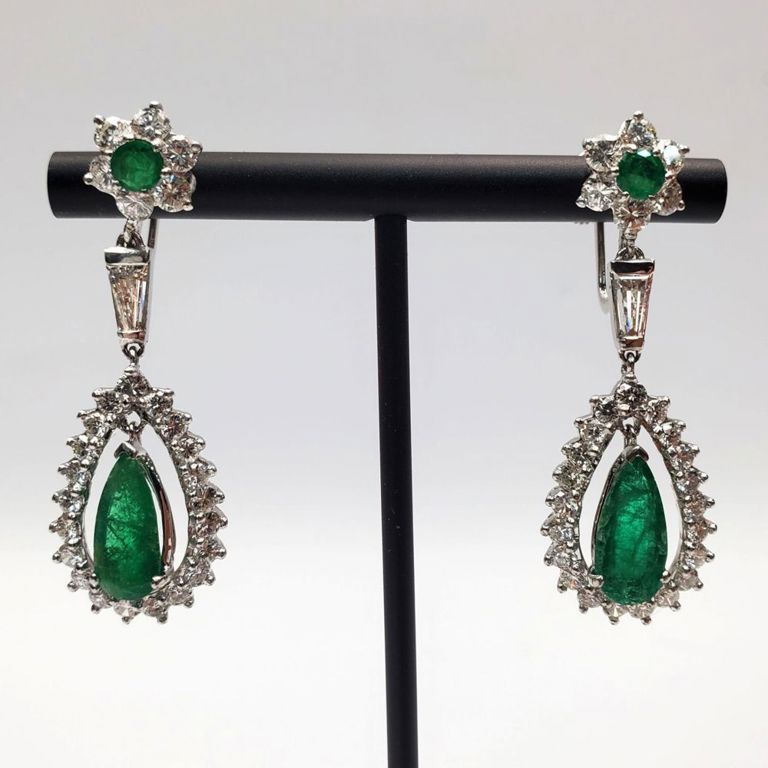 14k white gold emerald and diamond earrings