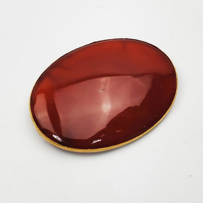 Vintage 18k gold cornelian brooch