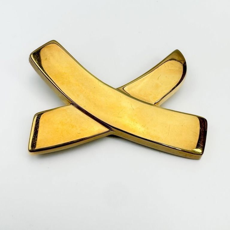 18k gold brooch