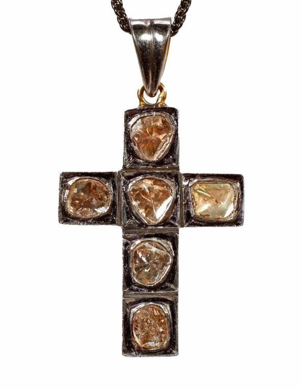 Silver diamond cross pendant witth chain