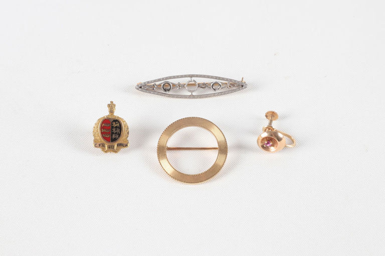 14k gold ruby pins