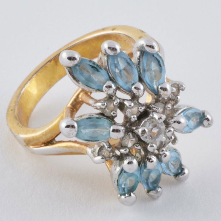 Gilt metal colored stone ring