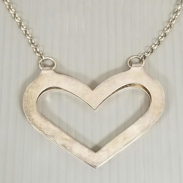 Sterling silver heart pendant necklace