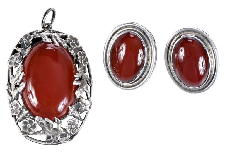 Sterling silver carnelian pendant and earrings
