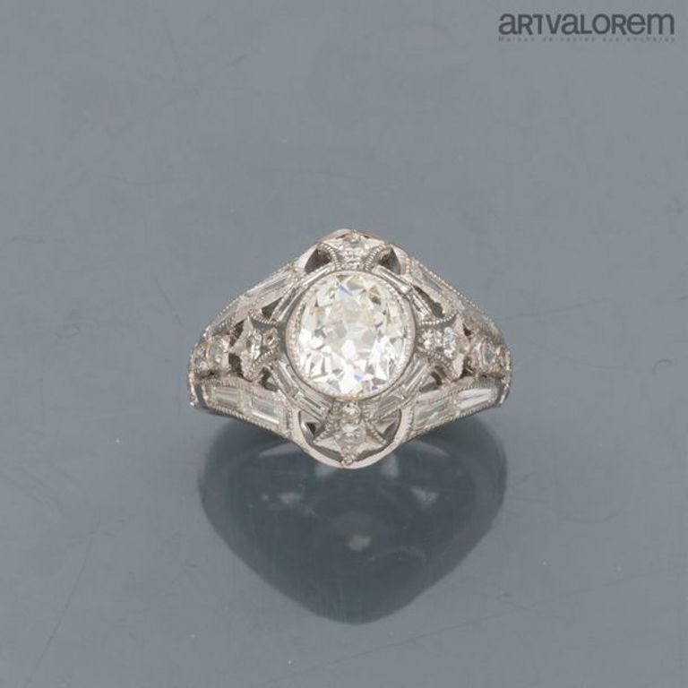 18k white gold diamond ring