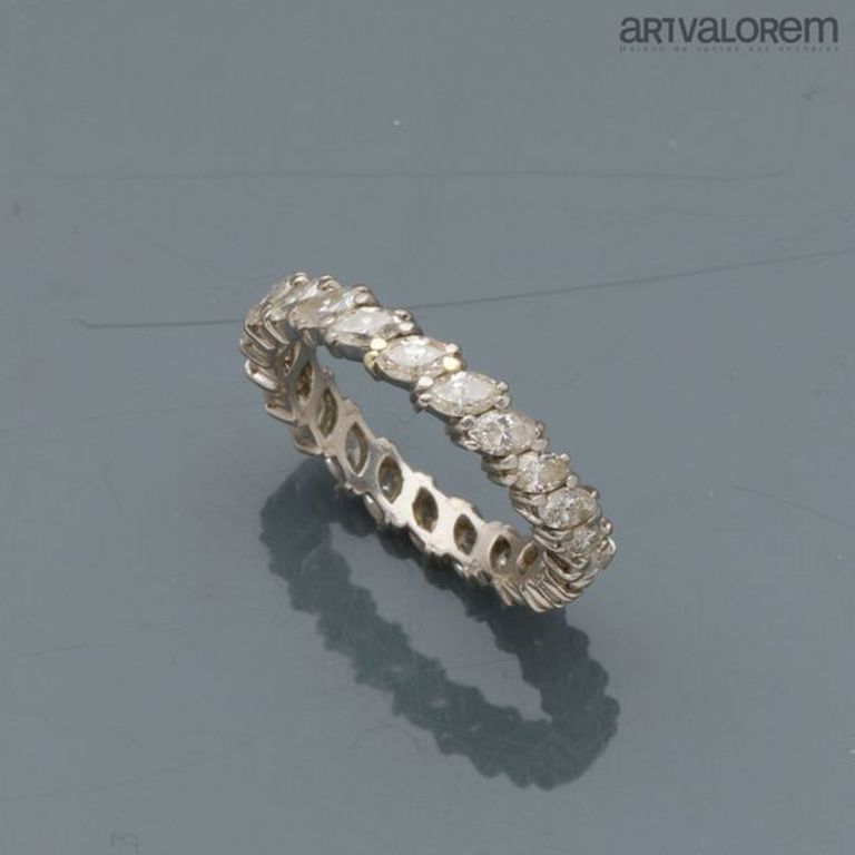 White gold diamond wedding band