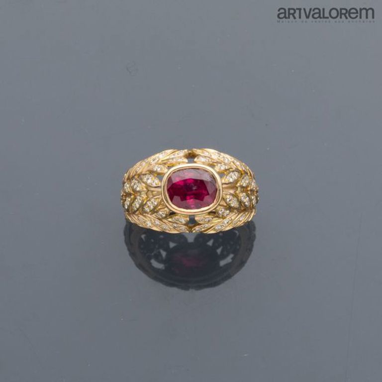 18k yellow gold ruby ring