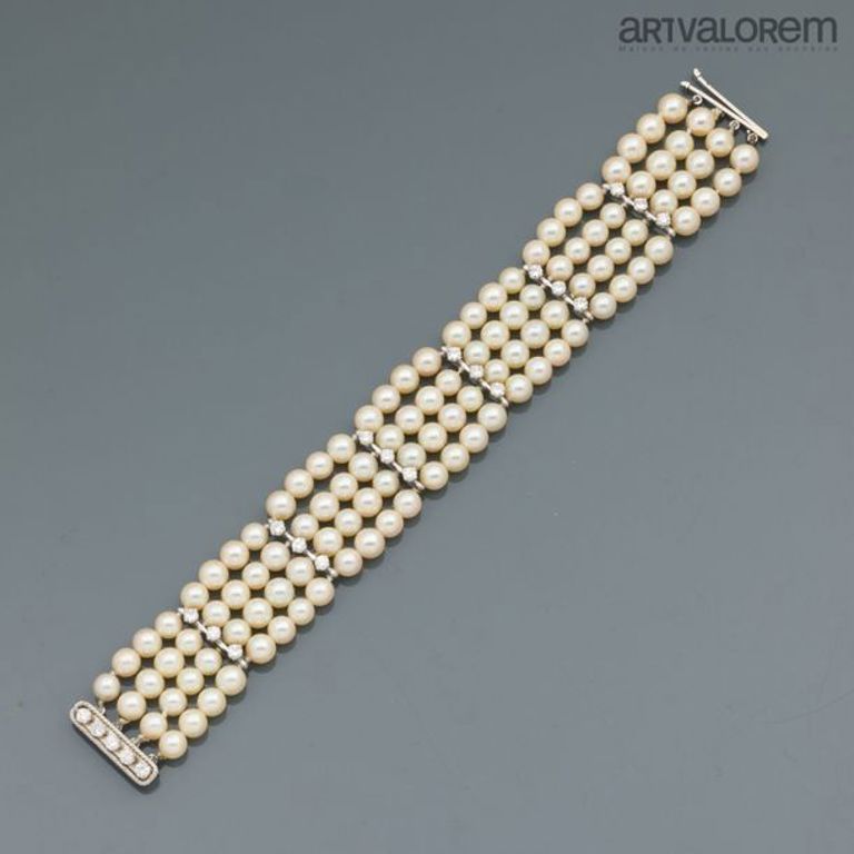 18k white gold pearl and diamond bracelet