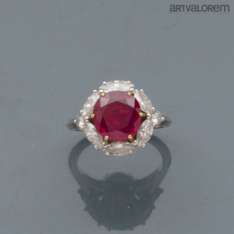 18k gold Burmese ruby and diamond ring