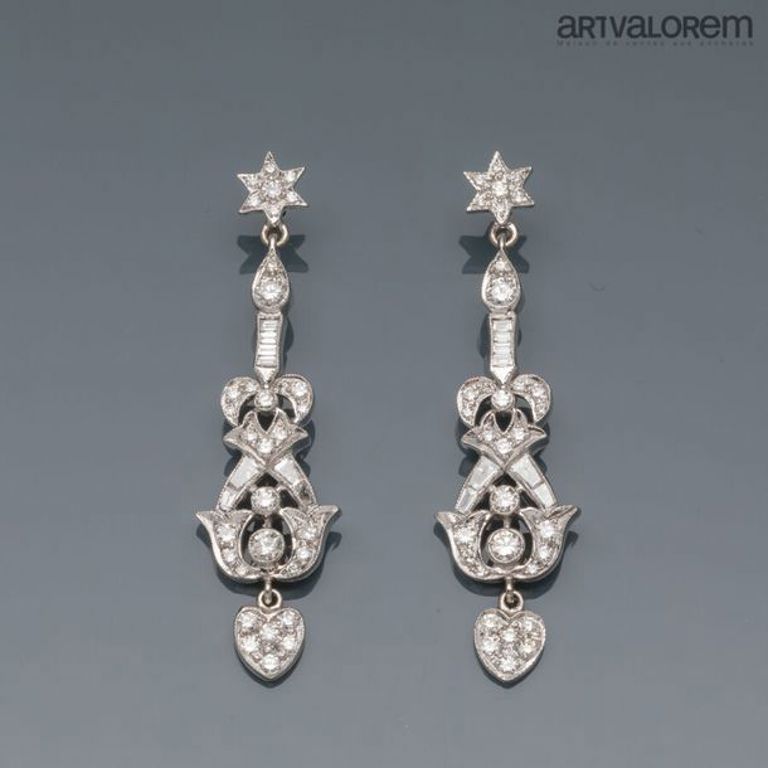18k white gold diamond heart earrings