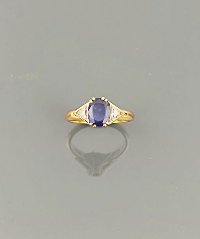 18k gold sapphire and diamond ring