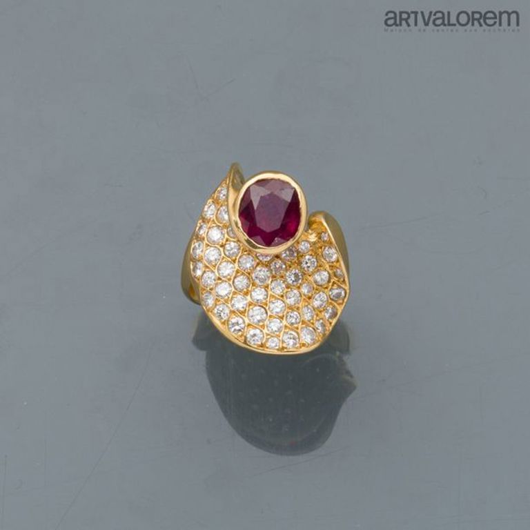 18k gold ruby and diamond ring