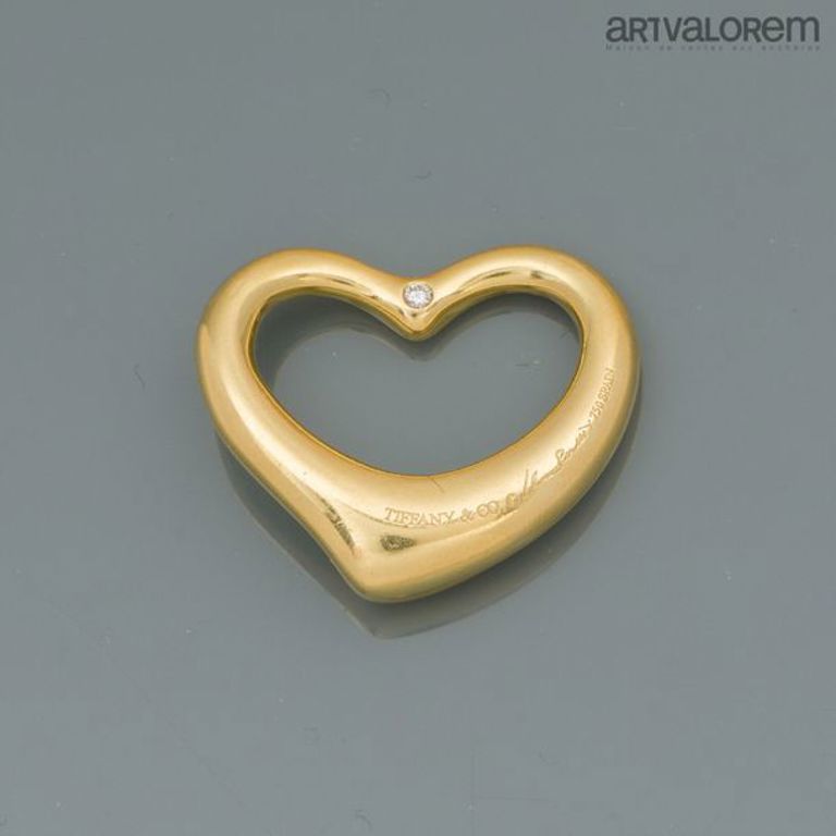 18k gold diamond heart pendant