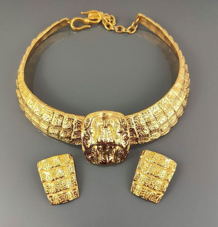 Gilded metal scale choker and ear clips