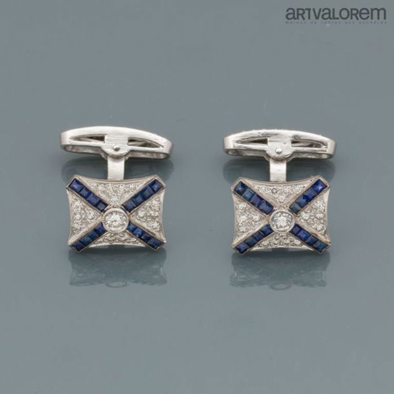 18k white gold cufflinks