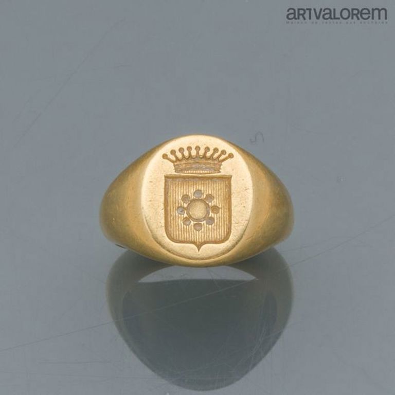 18k yellow gold signet ring