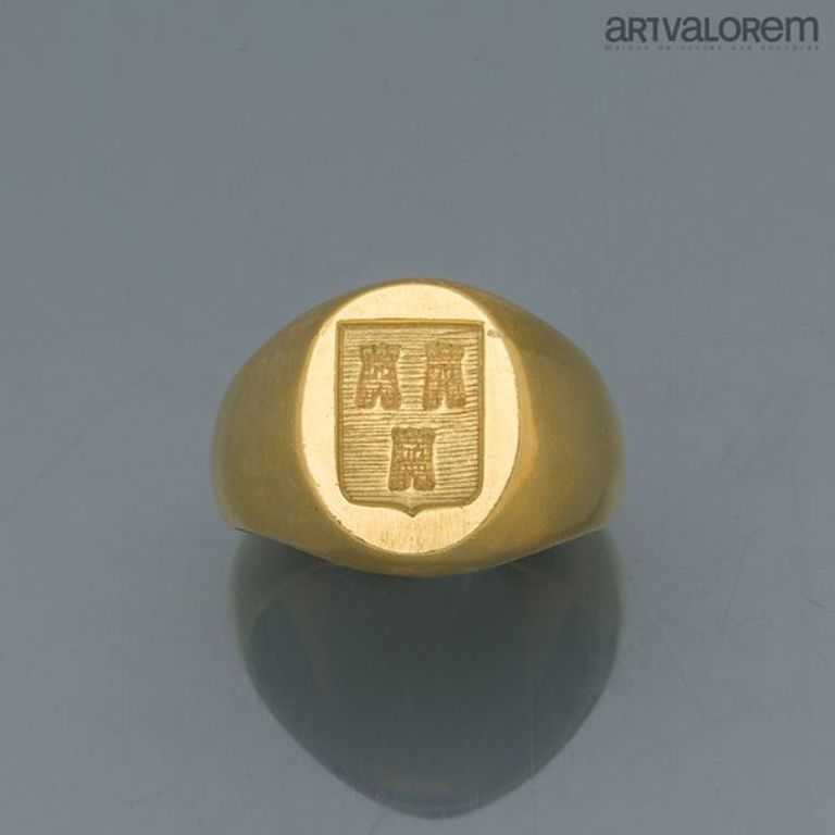 18k yellow gold signet ring
