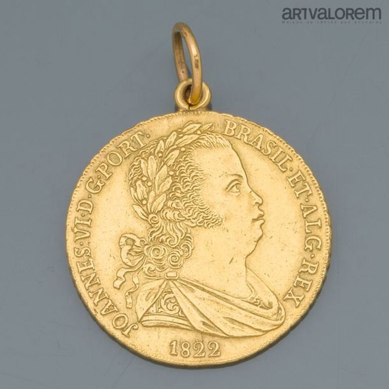18k gold coin pendant