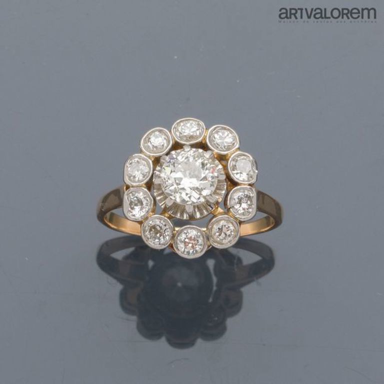 18k gold diamond daisy ring