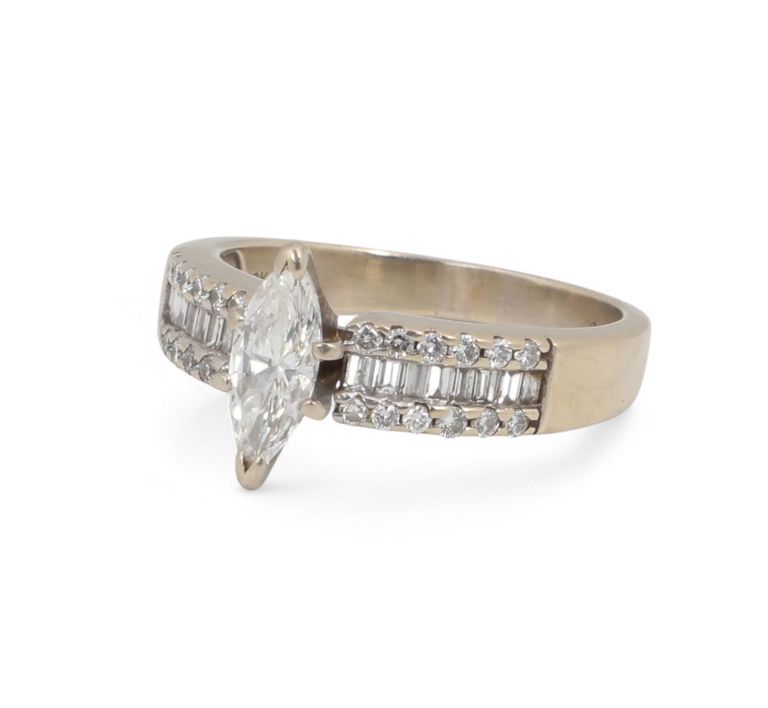 18k white gold diamond ring