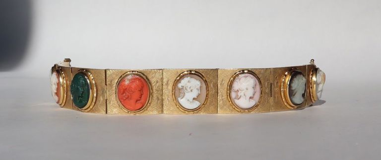 14k yellow gold Cameo bracelet