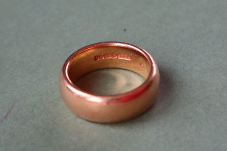 22k gold wedding band
