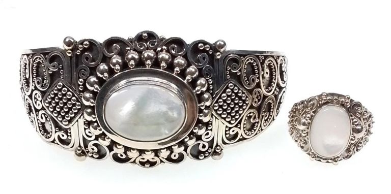 Sterling silver mother of pearl jewelry set