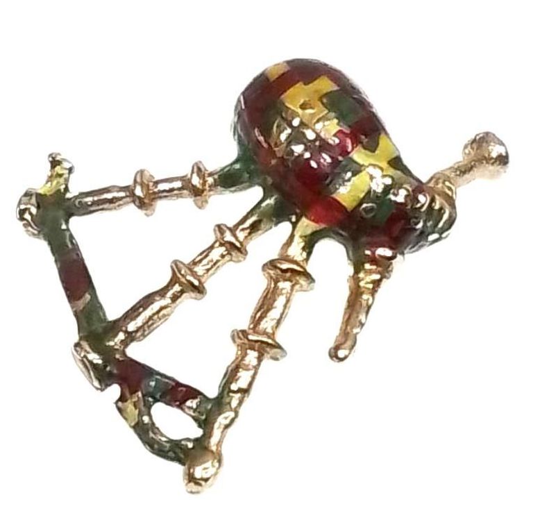 9k gold bagpipes charm