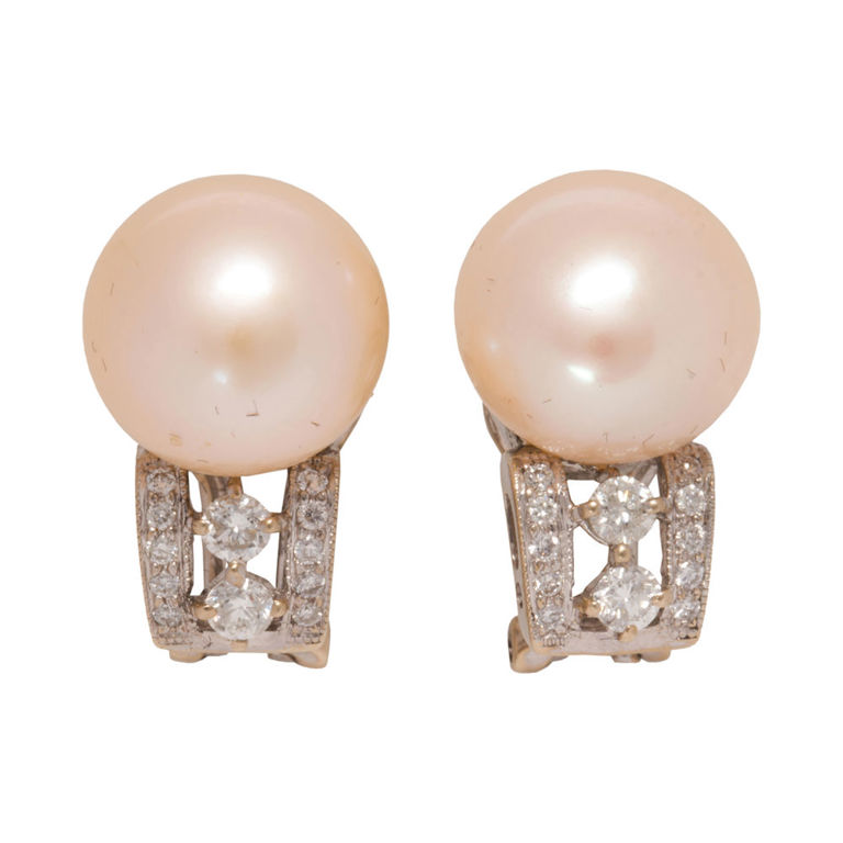 18k white gold pearl and diamond earrings