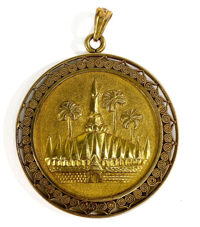 18k gold Thai dragon pendant