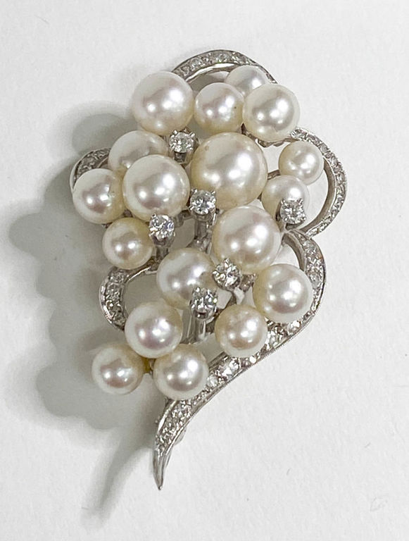 14k white gold pearl and diamond brooch