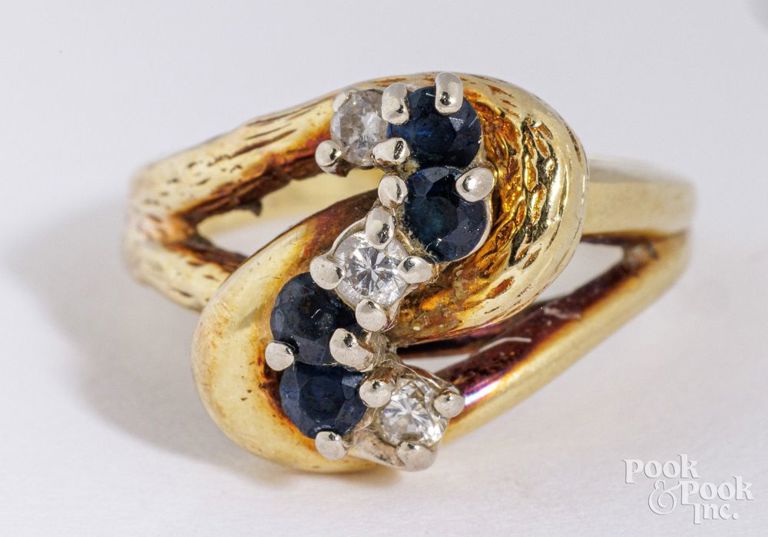 14k yellow gold diamond and sapphire ring