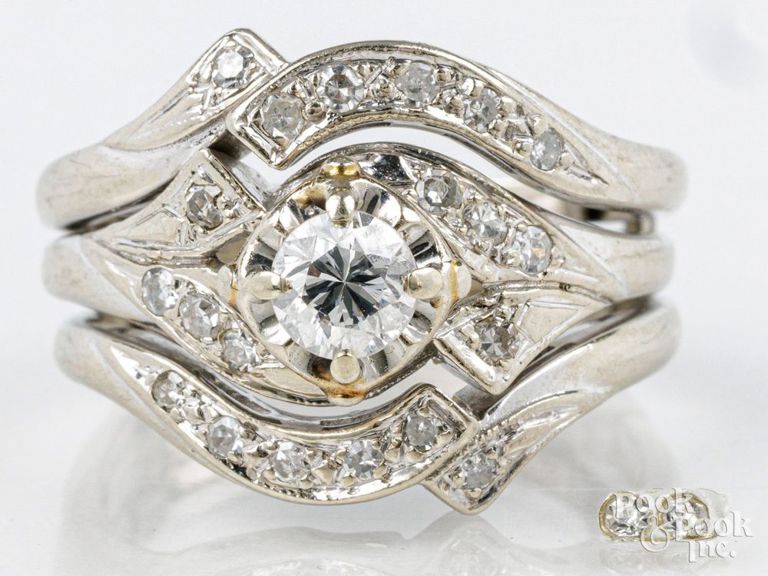 14k white gold diamond ring