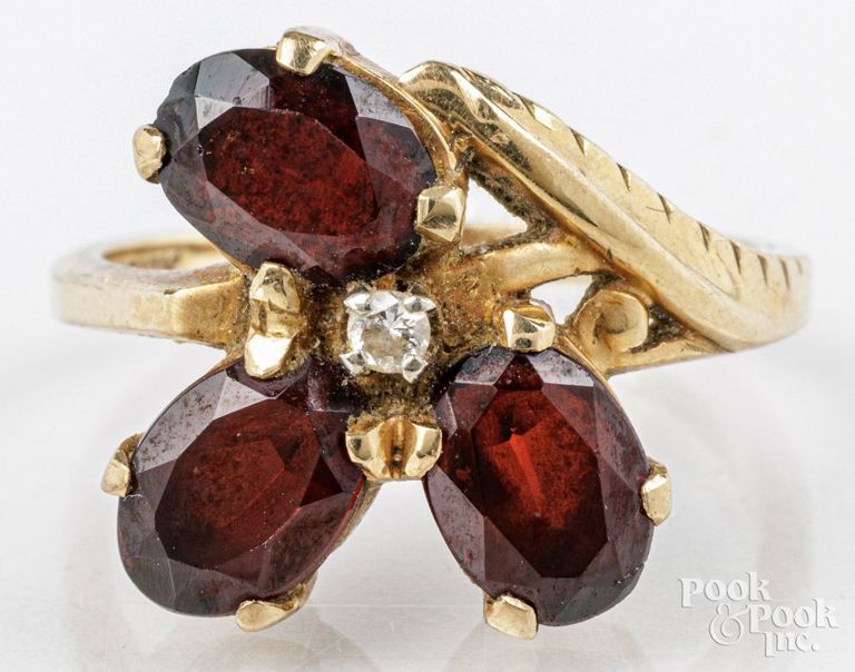 14k yellow gold garnet and diamond ring