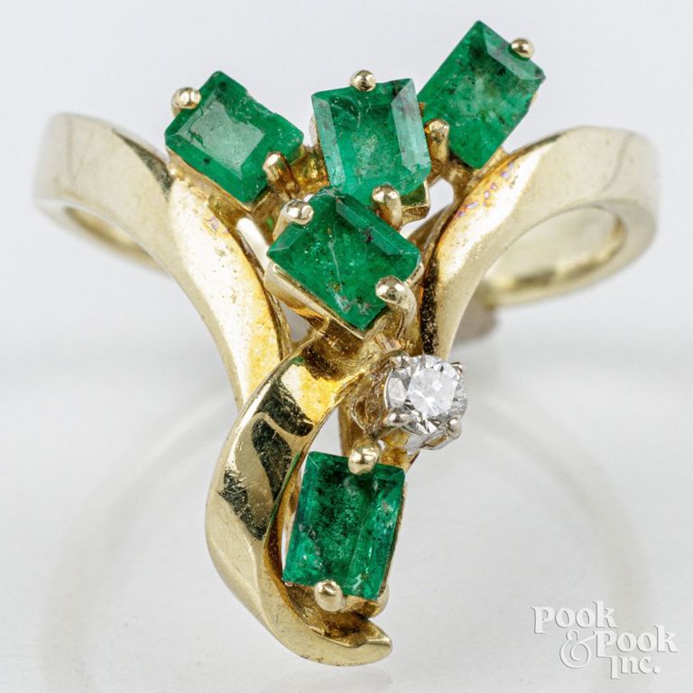 14k yellow gold emerald and diamond ring