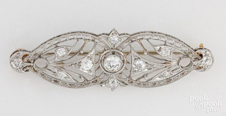 14k white gold diamond brooch