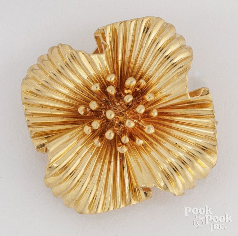 14k yellow gold flower brooch