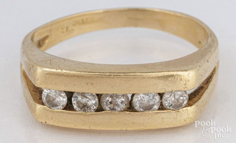 14k yellow gold diamond ring