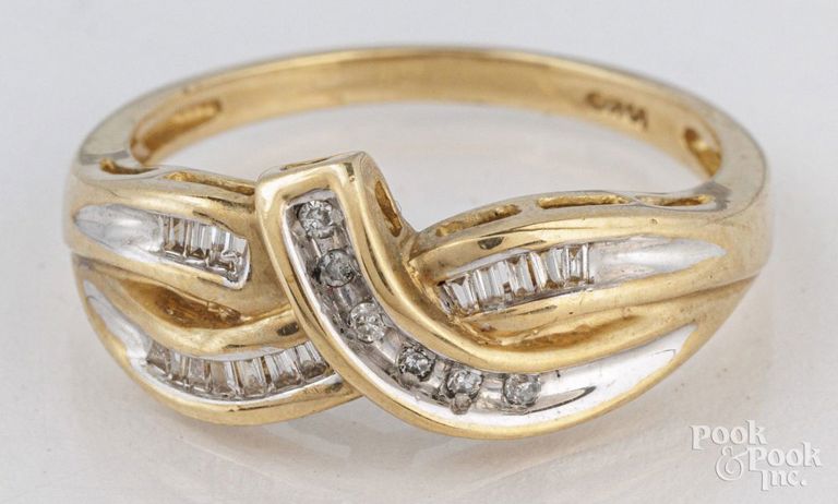 10k yellow gold diamond ring