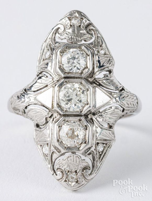 14k white gold diamond ring