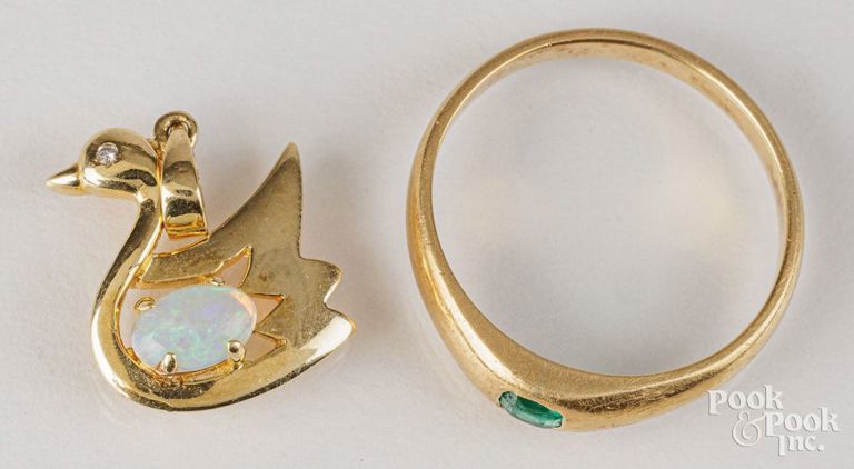 18k yellow gold ring and pendant