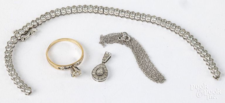 14k white gold diamond jewelry set