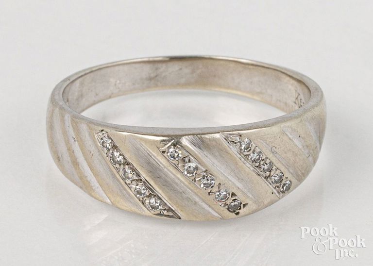 14k white gold diamond ring