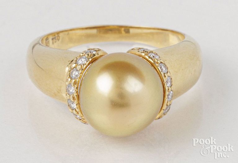 18k yellow gold pearl and diamond ring