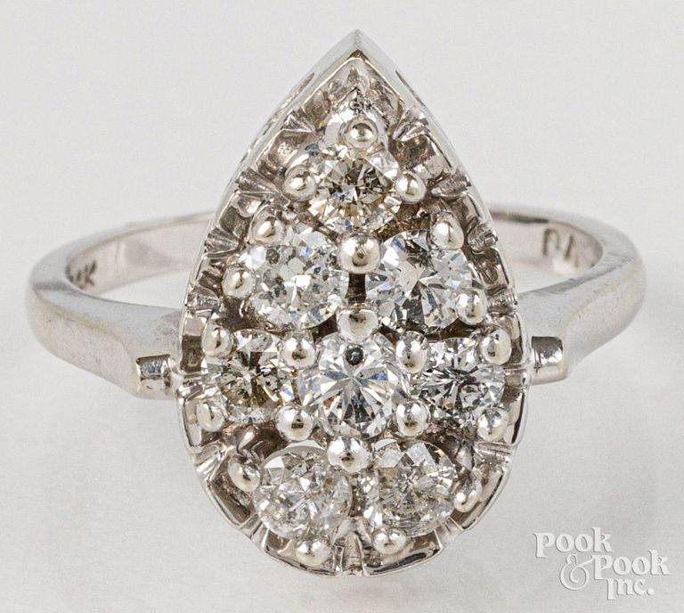 14k white gold diamond ring