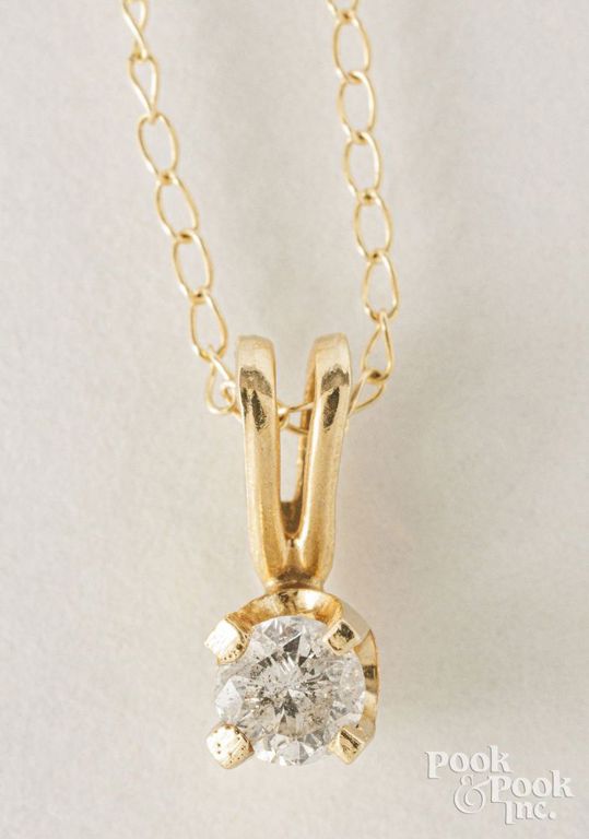 14k yellow gold necklace with diamond pendant