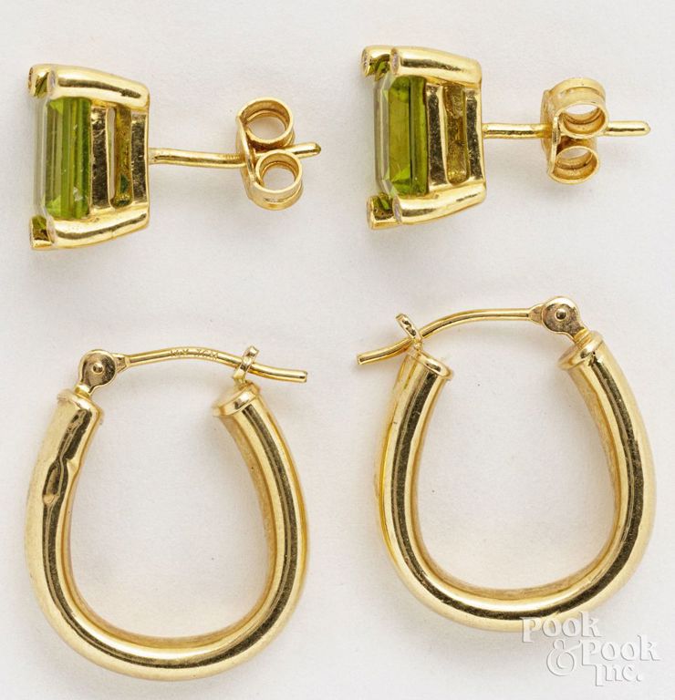 Two pairs of 18k and 14k yellow gold earrings
