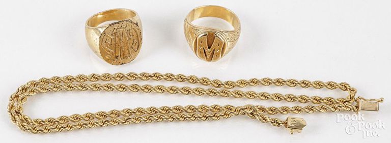 14k yellow gold necklace and two rings