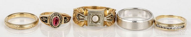 Five 14k gold rings
